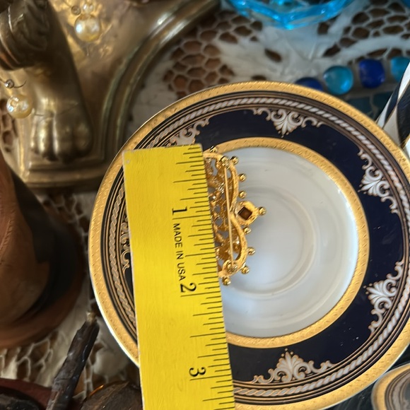 Vintage KJL Kenneth J Lane Crown Brooch - Picture 6 of 7